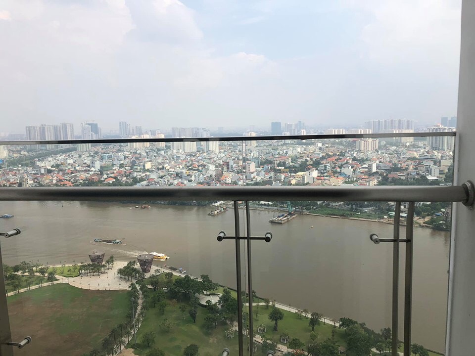 Cho thuê căn 4PN tòa Park 3 Vinhomes Central Park. Giá 2800$/tháng. Lh: 0789625847